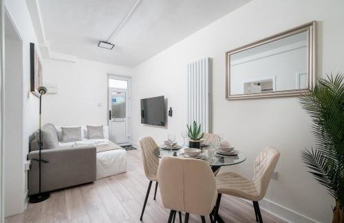 Spacious 2bed flat free parking and garden - Foto 19