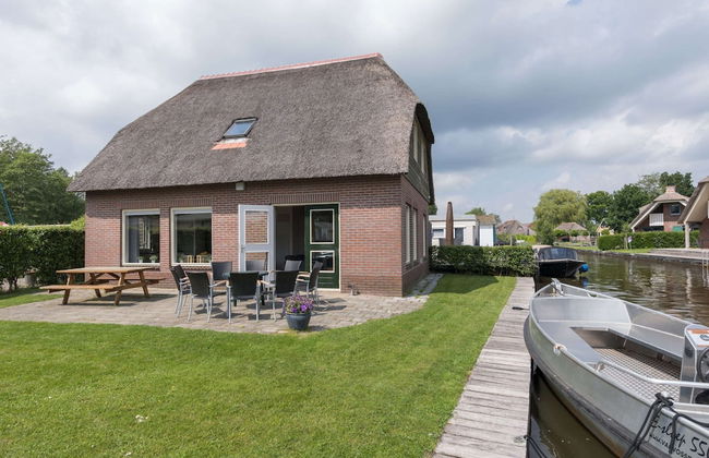 Rustic-chic Villa With Thatched Roof - Photo 17