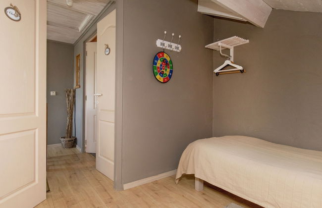 Beautiful Cottage in Malempre With Fenced Garden - Photo 4