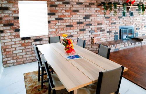 Enchanting Garden with Luxe Jacuzzi Spacious Yard - Foto 9