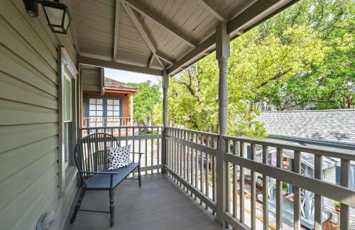 Urban Loft - City Center Walk to Everything - Photo 16