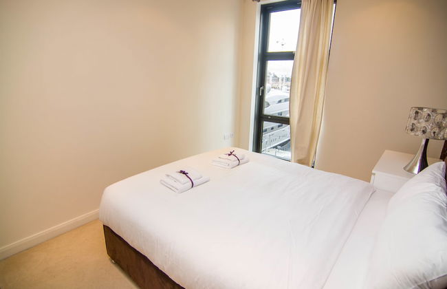 Canary Wharf - Corporate River View Apartments - Photo 19