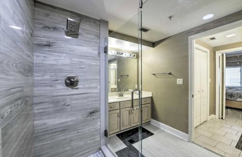 Gulf Views and Pool Access Coral Reef Resort Condo - Foto 16