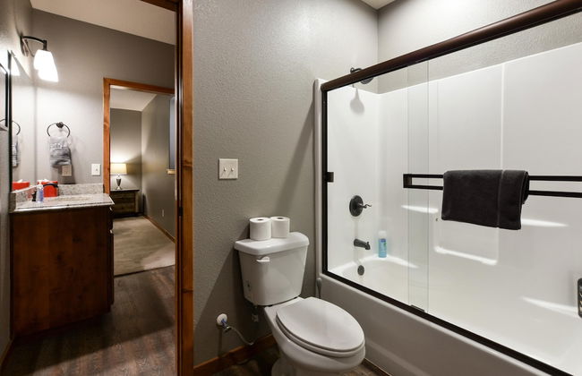 Cedar Crest Lodge - Photo 40