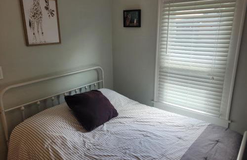 The Lily Pad on Benzie Blvd - Super Cute! - Foto 30