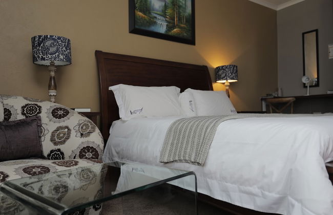 Ledumo Lodge - Photo 6