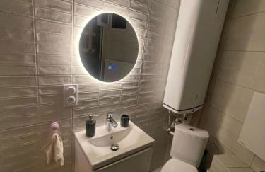 French Riviera centre ville plage port balcon panoramique et Clim - Foto 13