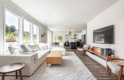 Comfy Family Home, Walkable Neighborhood + Patio! - Foto 1