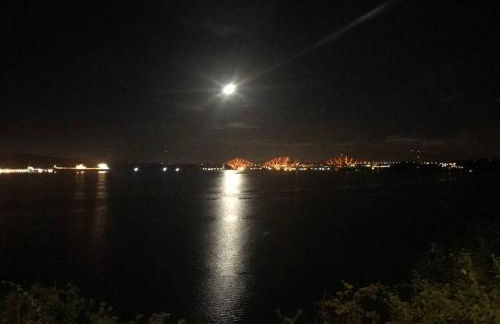 1 Bed Studio - Sleeps 4 - Parking - Wifi - Foto 13