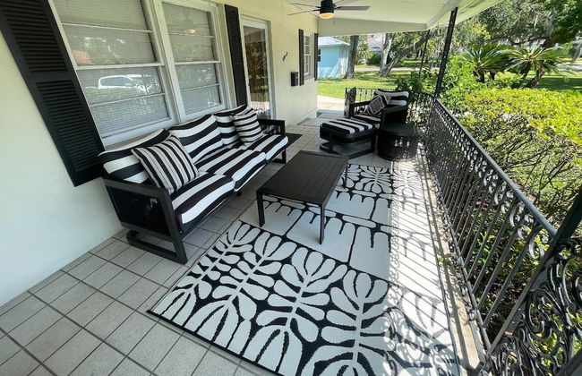 La Valencia - Foto 1