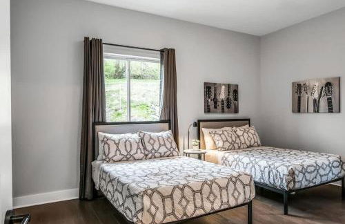 Stylish Nashville Home - Rooftop Deck - Hot Tub - Photo 16