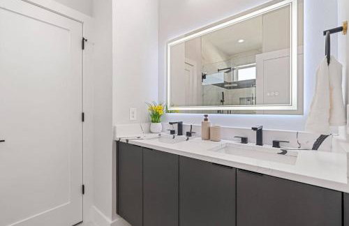 Luxurious Newly Built 5 BR 6 Bath Home w/ Rooftop - Foto 13