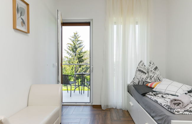 2 bedroom Apartment in Balatonszárszó with garden - Photo 10