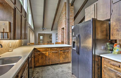 Pet-Friendly Lake Athens Home with Fireplace! - Foto 8