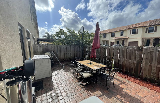 Rare Find! House of Happiness by MIA Zoo & FL Keys - Foto 14