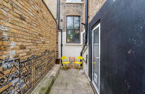 Peaceful Crouch Hill Flat by MoreThanStays - Foto 9