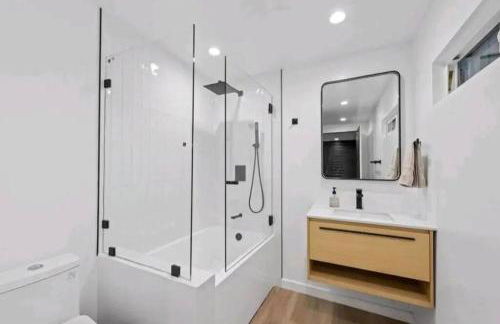 Updated Mountain Cabin Retreat with 180 views off Deck and Balcony - Foto 4