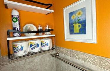 Sleeps 3, Casa Tropical in Miami - Foto 26