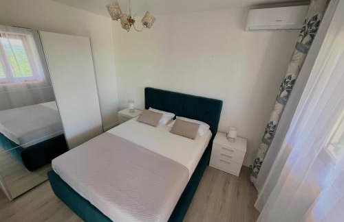 Stone & Sun Retreat with Private Pool - Foto 16