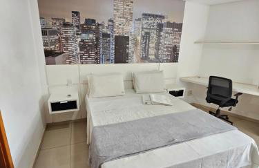 EDIFÍCIO ESSENCIALE PREMIER, 34º ANDAR, VAZADO, DE FRENTE A ENTRADA DO FLAMBOYANT SHOPPING, COM ESTACIONAMENTO GRÁTIS, COZINHA, FECHADURA ELETRÔNICA, WI-FI, TV COM ROKU, PISCINA, LAVANDERIA SEM CUSTO ADICIONAL By REI DOS FLATS - Foto 3