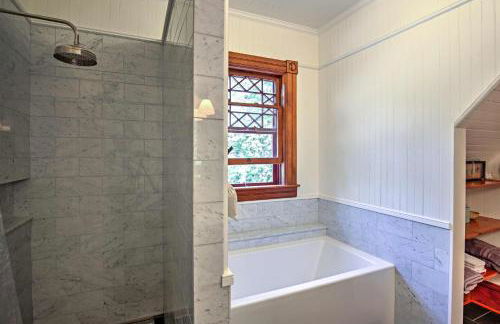 Restored Historic Saranac Lake Home Lake Access! - Foto 22