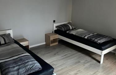 Gemütliche Ferienwohnung mit 1 Schlafzimmer, Wohnzimmer mit Schlafcouch & voll ausgestattete Küche - Foto 6