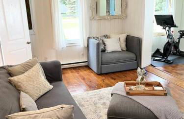 Catskills Quaint Cottage with Peloton Minutes from Hiking - Foto 1