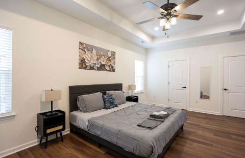 4 Min to Downtown - En-Suite Bath - Washer and Dryer - Foto 21