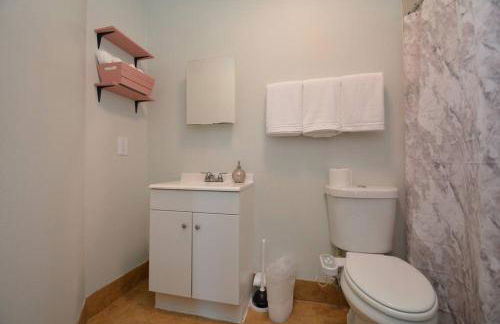 SuperValue Suite #8 @ East End Revitalized - Foto 19