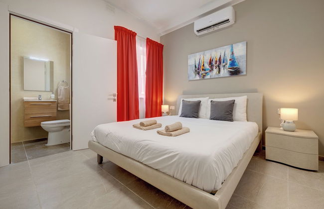 Elegant Sliema Penthouse, Panoramic Terrace - Foto 10