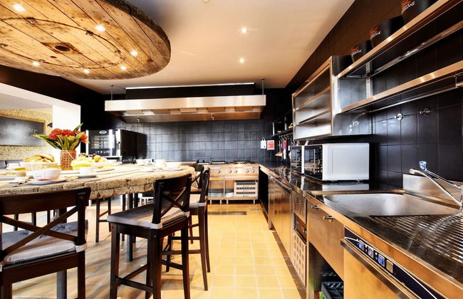 Fancy Holiday Home in Sainte-cecile With Pool House & Indoor Pool - Photo 31