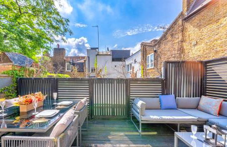 INTERIOR-DESIGN Apartment with HUGE Terrace - Photo 21