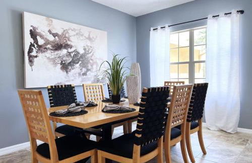 Lovely 4 Bed 3 Bath Pool Home With Spa-5330cvl 4 Bedroom Home by RedAwning - Foto 23