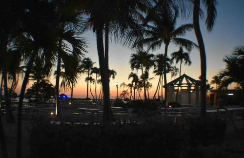 Pelican's Roost, Waterfront comfort at Venture Out - Foto 46