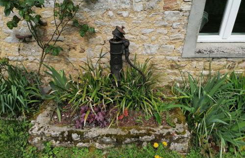 Maison renovee en pierres séjour spacieux avec jardin et terrasse aménagée près Omaha beach & Bayeux à 5mn de la mer tous commerces - Foto 33