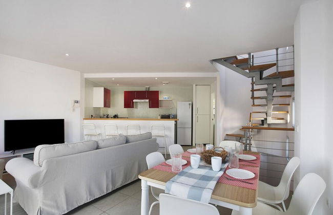 Beautiful Duplex Facing The Beach - Photo 16