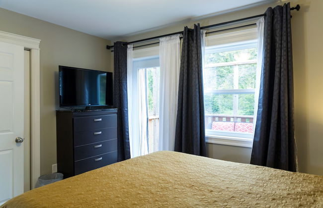 Middle Brook Cottages & Chalets - Photo 8