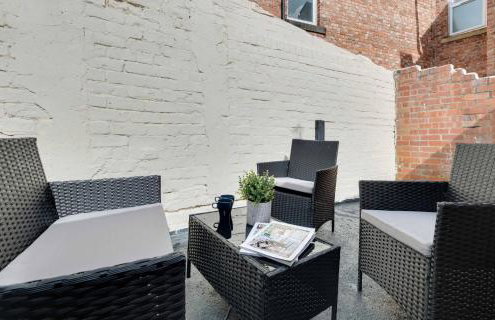 Newcastle CITY APT5,FREE STREET PARKING,4 BEDROOM HOUSE WITH 2 FULL BATHROOM AND KITCHEN,ALL ROOMS WITH TVs,7 BEDS,NETFLIX - Photo 31