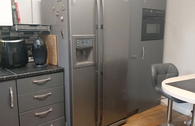 Charming 2-bed Apartment in Eastleigh - Foto 11