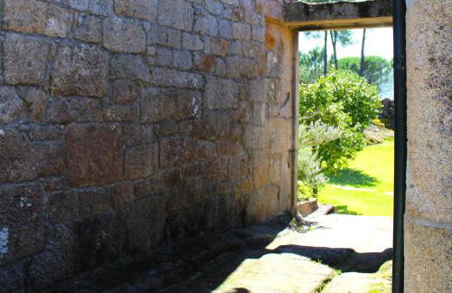 Cottage in Santa Comba With Pool - Photo 23