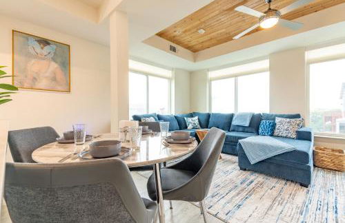 RiverWalk PentHouse Oasis w/Free Parking Gym Pool - Photo 40