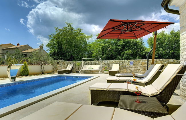 Modern Holiday Home With Pool in Bratulici - Foto 29