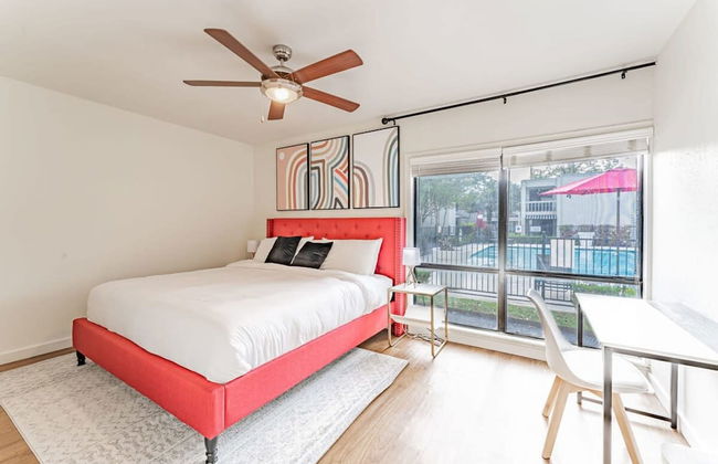 Chic 2BR Near Triangle With King Beds Fast Wifi - Foto 9