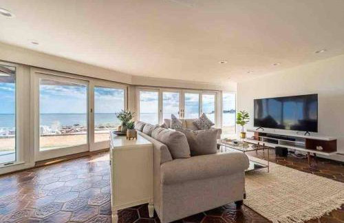 Direct Waterfront 4 Bedroom Beach House With Stunning LI Sound Views & Private Beach - Foto 52