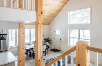 Lakefront Cabin with Private Dock Kenoza Den - Foto 8