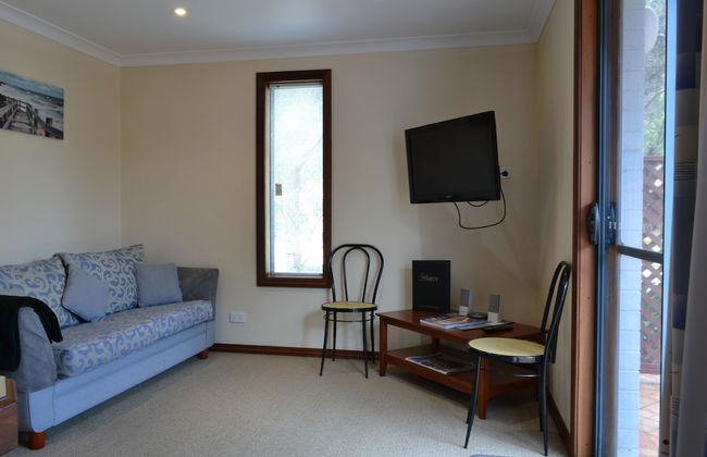 Dolphin Lodge - Photo 21