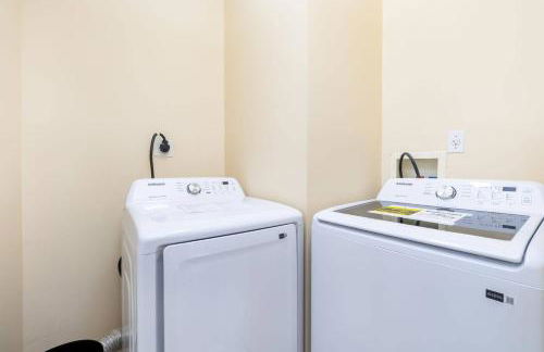 Bright & Cozy Stay in the Heart of Hartford - Foto 17