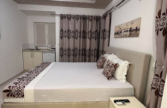 Pearl Apartments - Photo 13