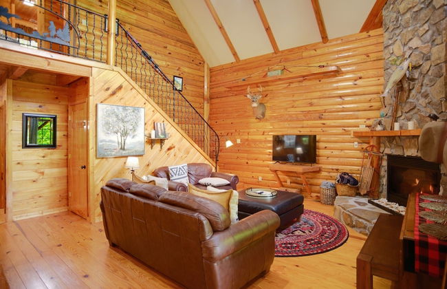 Tree Top Lodge - Gorgeous Lake Cabin With Hot Tub & Magnificent Views Of Forests And Mountains! 3 Bedroom Cabin by Redawning - Foto 9