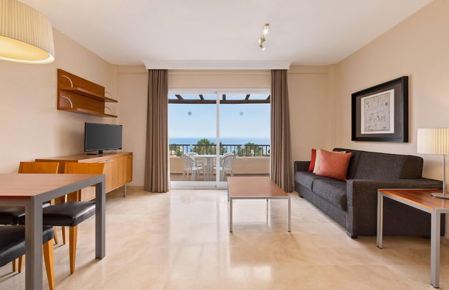 Ramada Hotel & Suites by Wyndham Costa del Sol - Foto 93